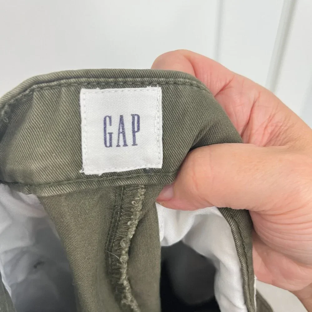 Gap Size 34/32 Army Green Straight Leg Khaki Pants
